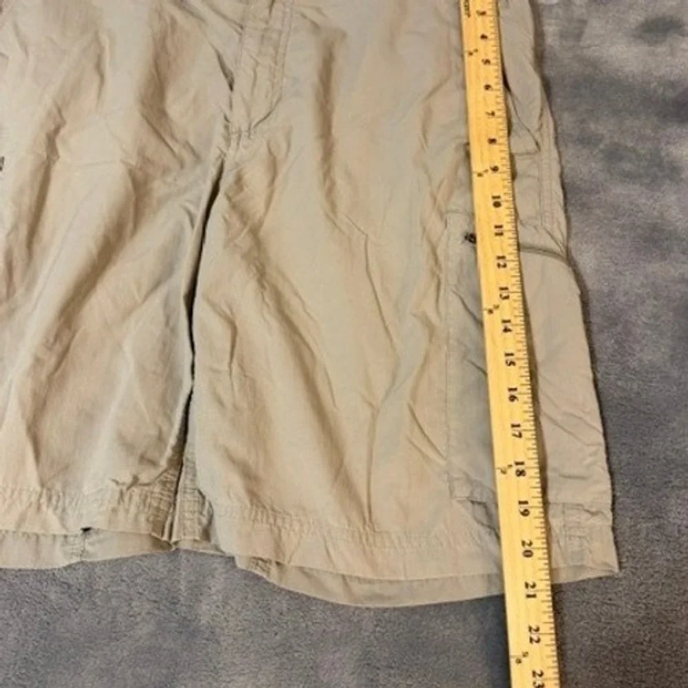 Columbia Omni-Shade Mens 36 Tan Khaki Nylon Cargo Hiking Shorts 10 Inch Inseam